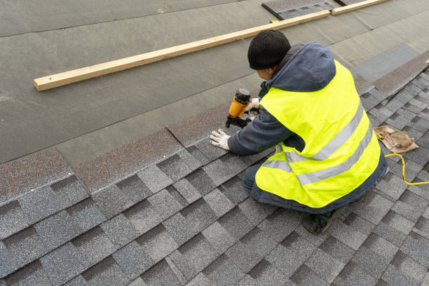 Best Roof Gutter Cleaning  in Hurstbourne Acres, KY